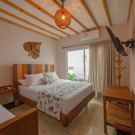 Colonial Beach Airport Hotel Cartagena Exterior photo