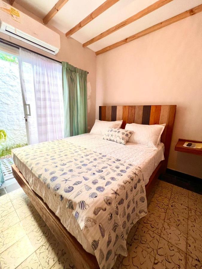 Colonial Beach Airport Hotel Cartagena Exterior photo