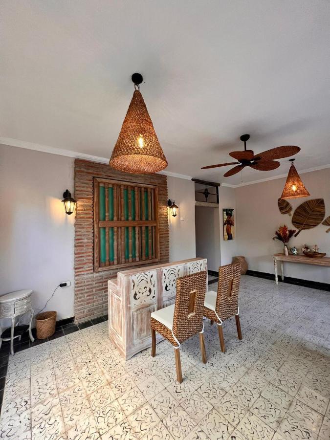 Colonial Beach Airport Hotel Cartagena Exterior photo