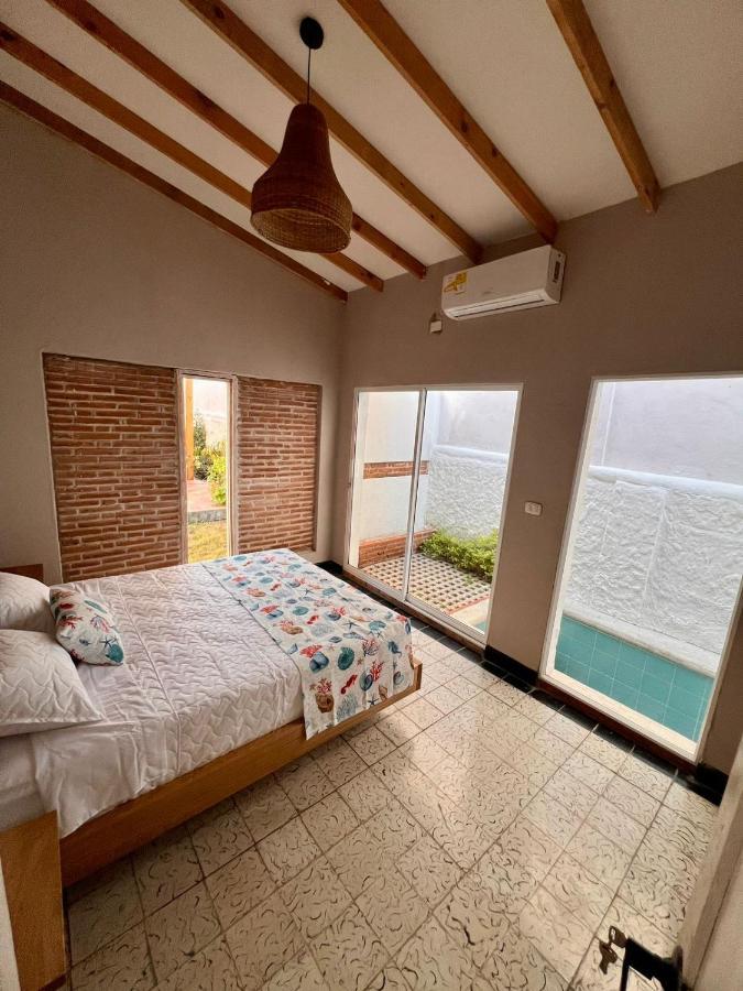 Colonial Beach Airport Hotel Cartagena Exterior photo