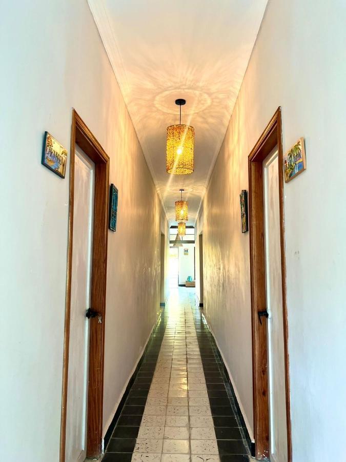 Colonial Beach Airport Hotel Cartagena Exterior photo