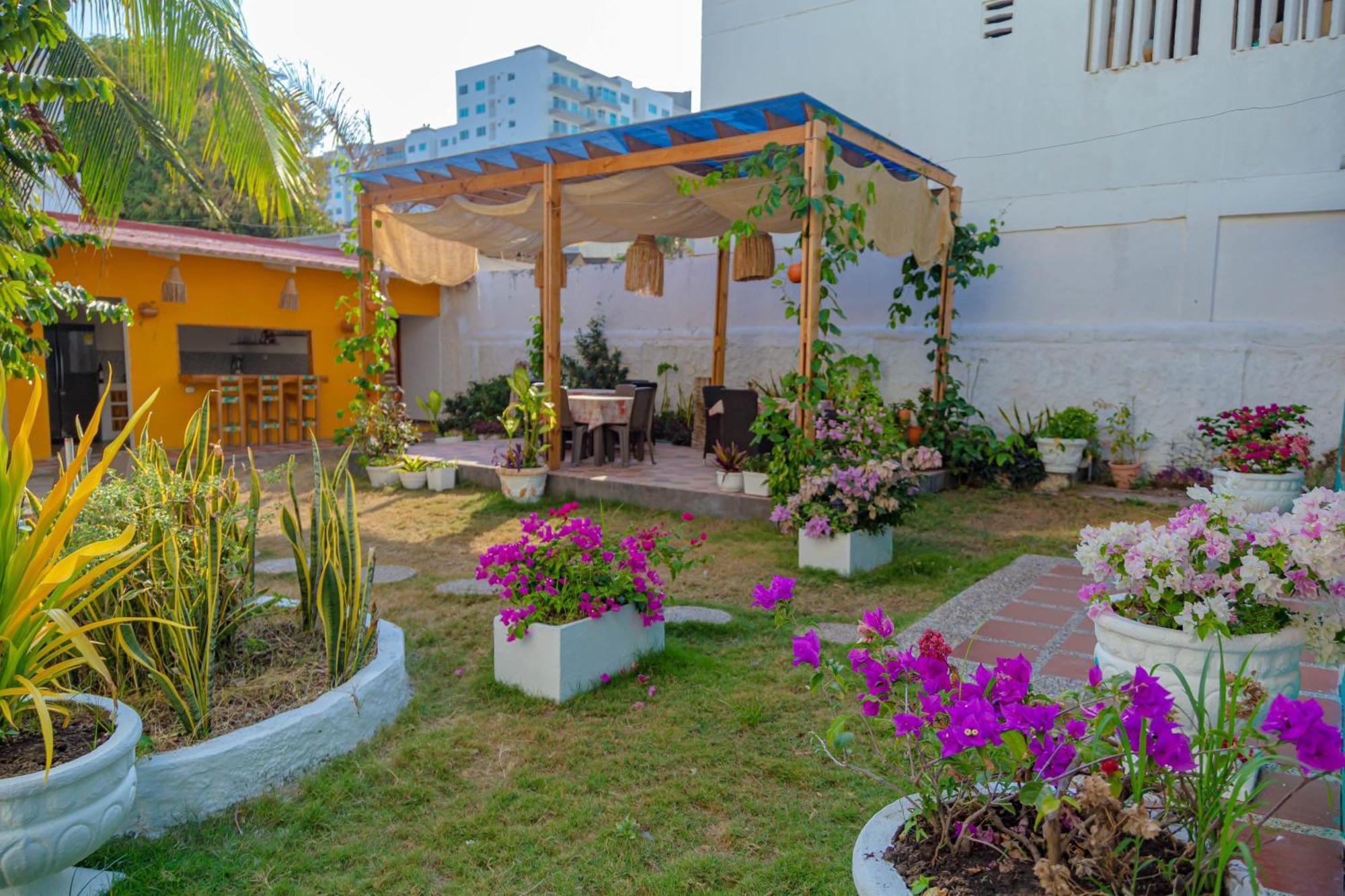 Colonial Beach Airport Hotel Cartagena Exterior photo