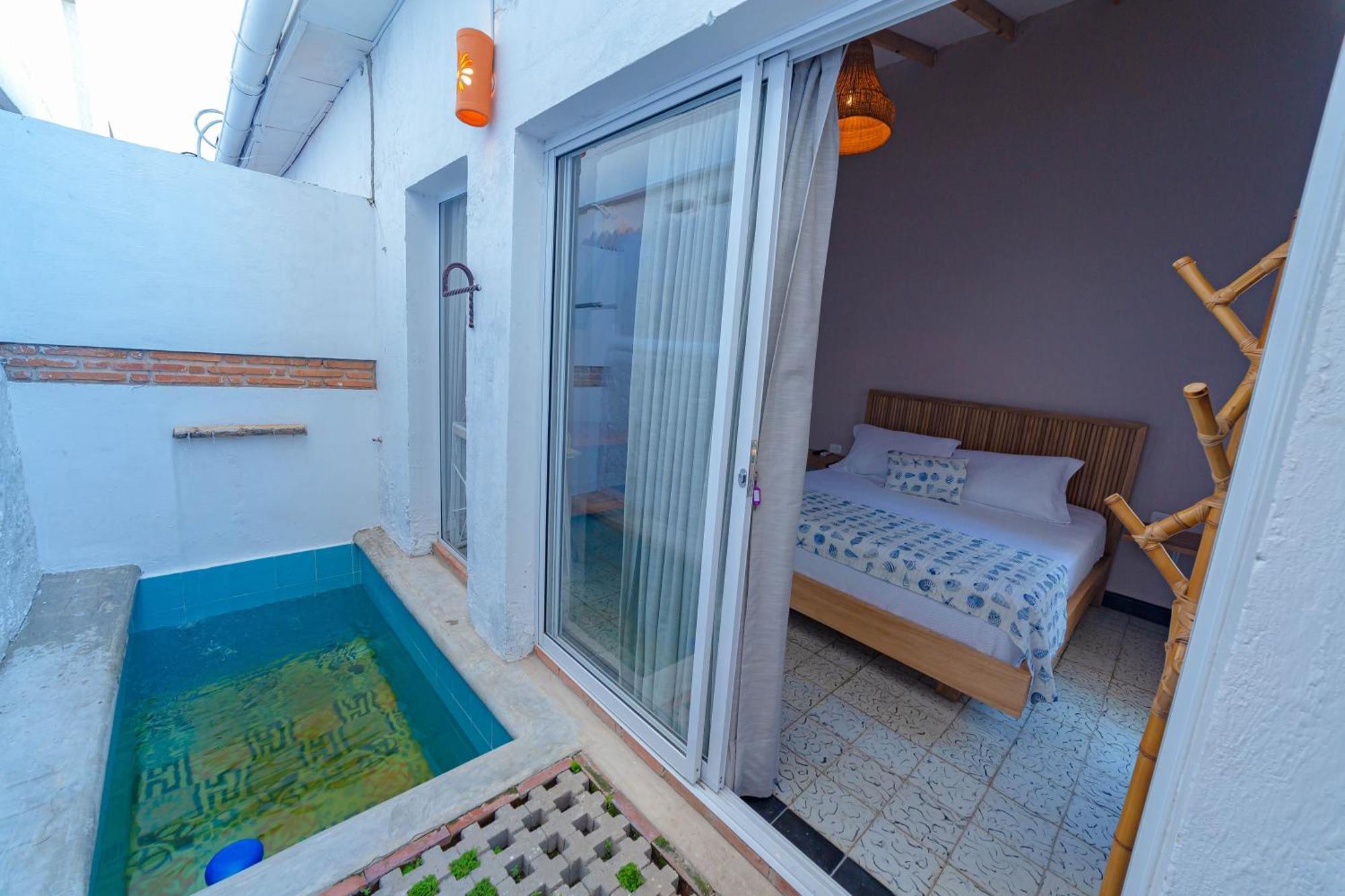 Colonial Beach Airport Hotel Cartagena Exterior photo